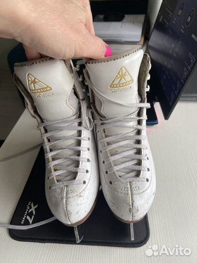 Коньки для фигурного катания