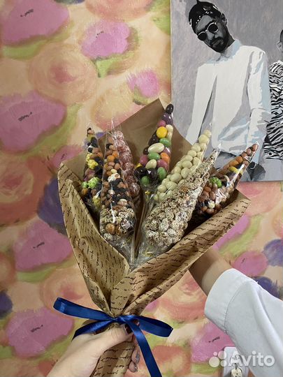 Съедобный букет из сухофруктов и орешков