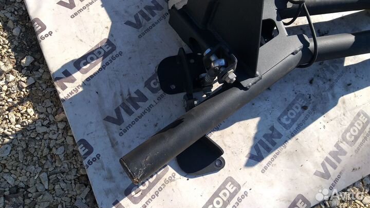 Крепление запасного колеса Jeep Wrangler Rubicon