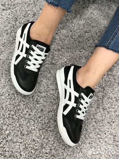 Кроссовки женские летние 37 размер