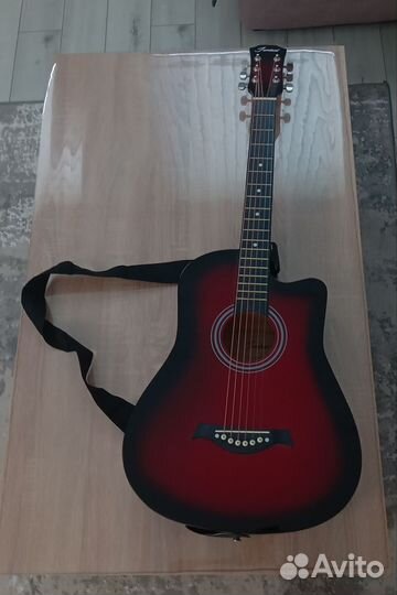 Акустическая гитара