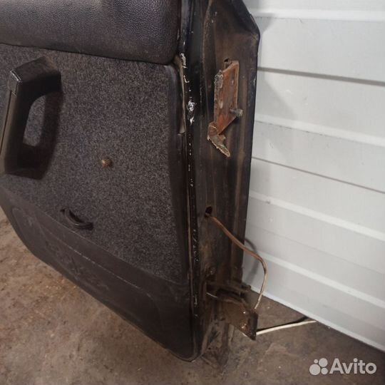 Дверь задняя левая Ваз 2106