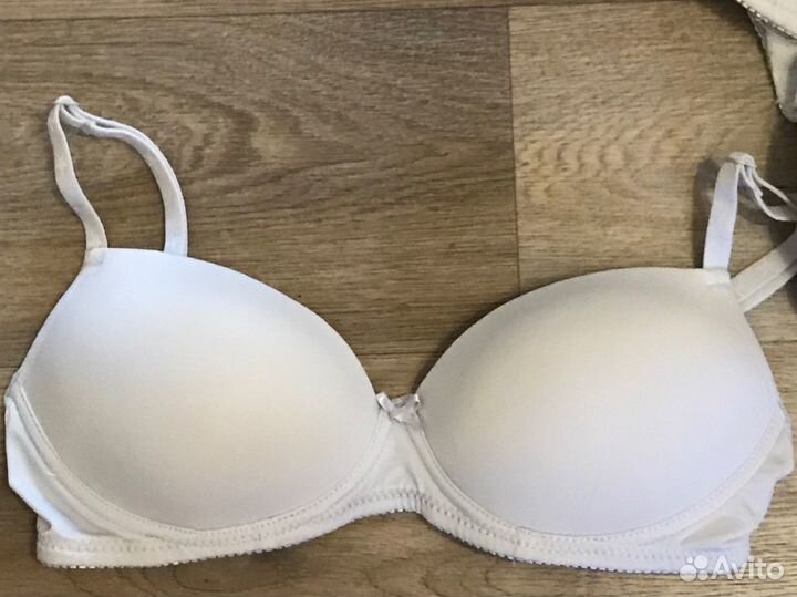 2 Бюстгальтера 70а