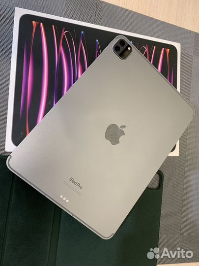 11 iPad Pro (4th Gen) M-2 Wi-Fi +SIM 5G 256GB