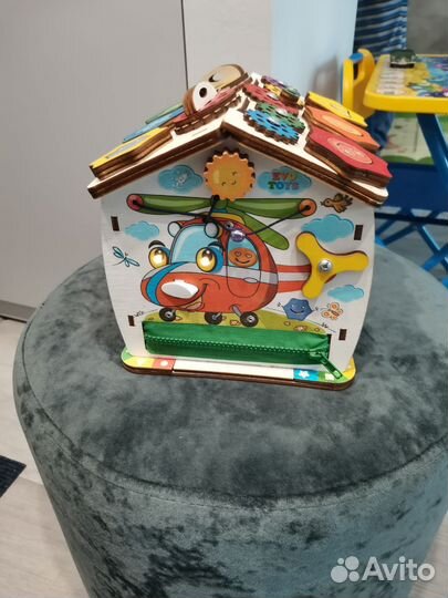 Бизиборд домик со светом 19*19 см