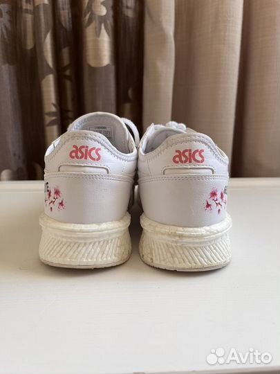 Кроссовки asics