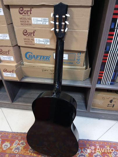 Классическая гитара 4/4 играющая