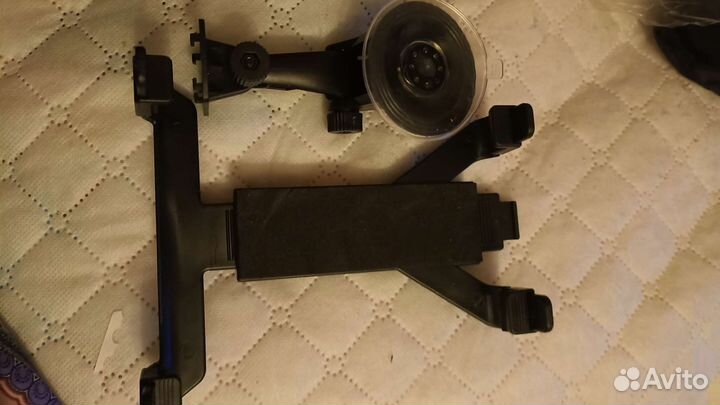 Держатель для планшетов, смартфонов в автомобиль н