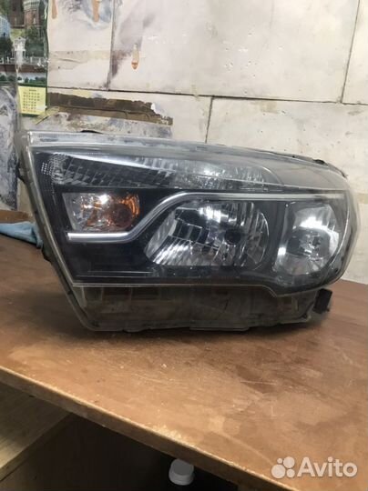 Фара передняя левая на LADA vesta