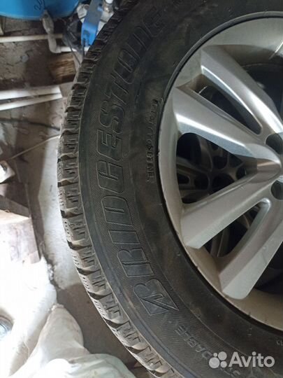 Bridgestone Ice Cruiser 5000 235/65 R17