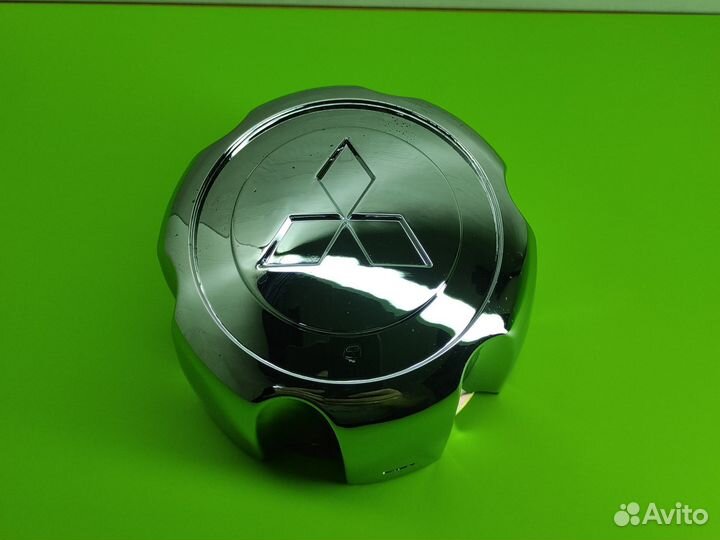 Царапины. Колпак на диск Mitsubishi Pajero 135мм