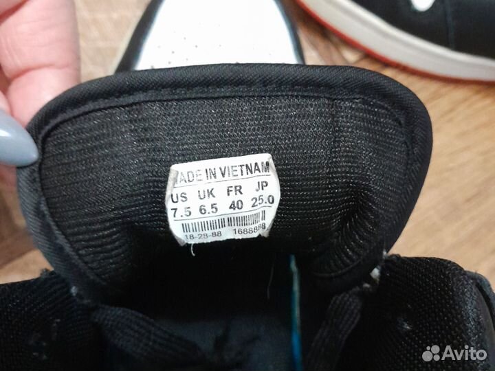 Кроссовки мужские 40 размер бу