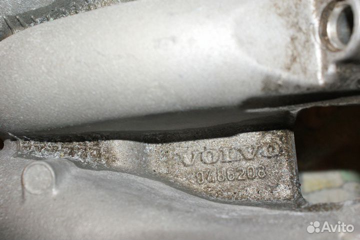 Впускной коллектор Volvo 8699533 (2.4 B5244S2)
