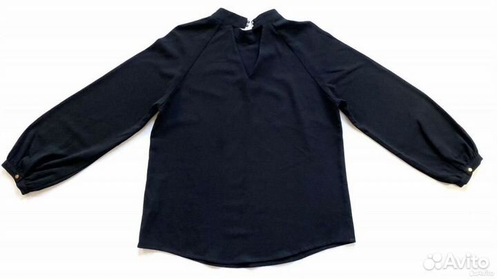 Блузки две разные - черная и в стиле барокко