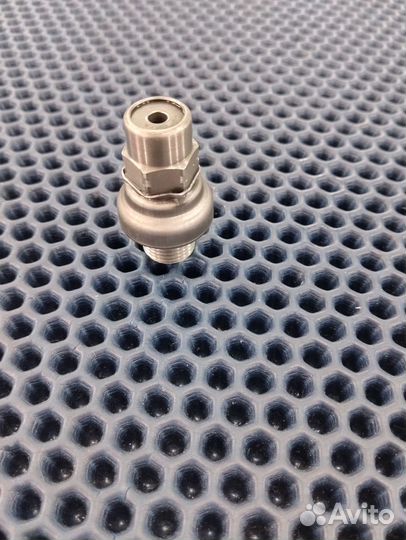 Suzuki RF900R T703 клапан сброса масла