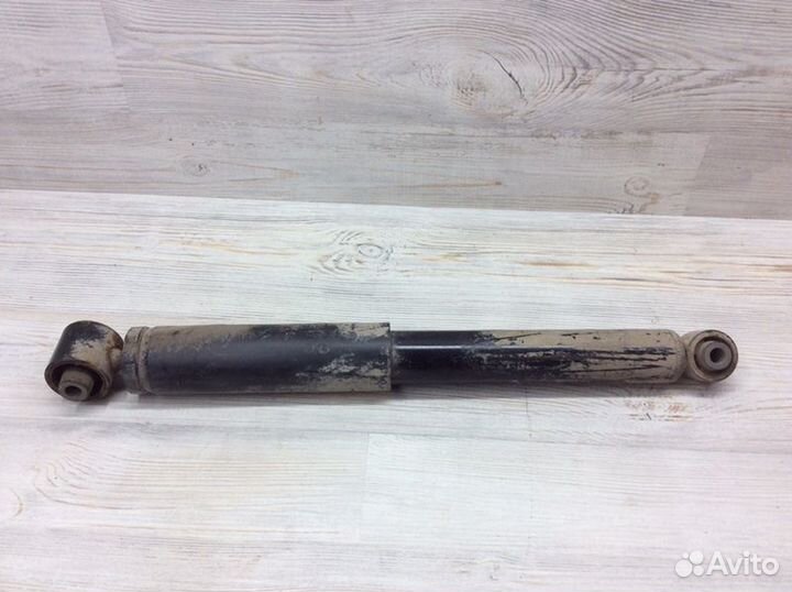 Амортизатор задний задний Nissan Qashqai J10