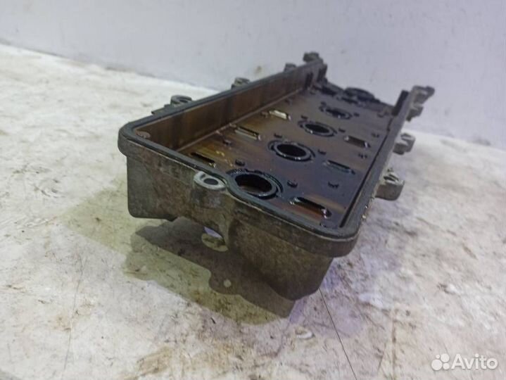 Крышка клапанная Тойота