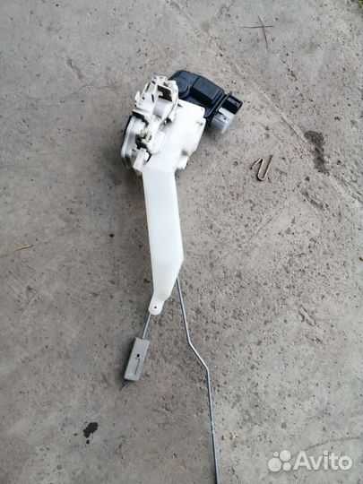 Замок двери Honda EU1 D15B, передний левый