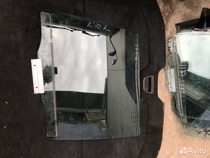 Стекло двери заднее левое Volvo Xc90
