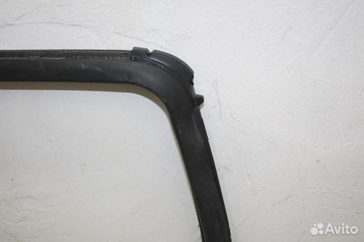 Уплотнитель стекла двери задней правой Nissan Qas
