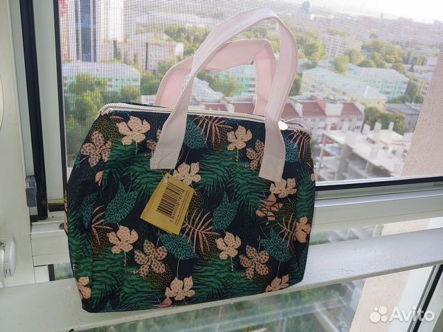 Косметичка ив роше новая