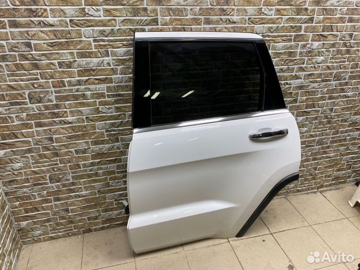 Дверь боковая задняя левая Jeep Grand Cherokee WK2