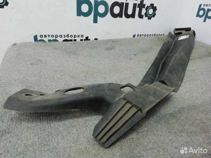 Уплотнитель переднего левого крыла 63829-1ZS0A