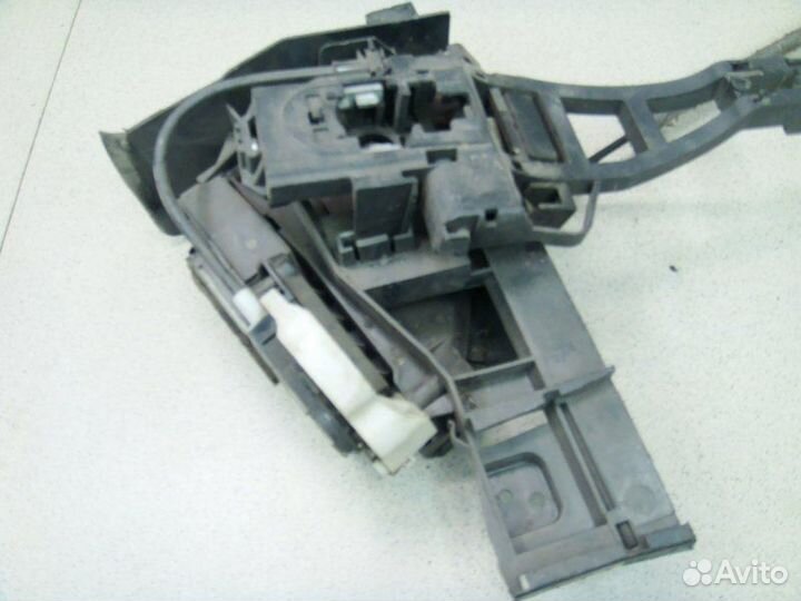 Замок боковой двери Ford Focus 3