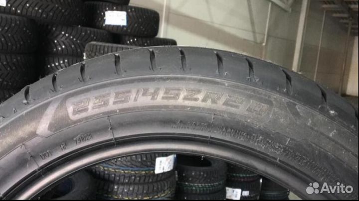 Windforce Catchfors UHP 255/45 R20 105W