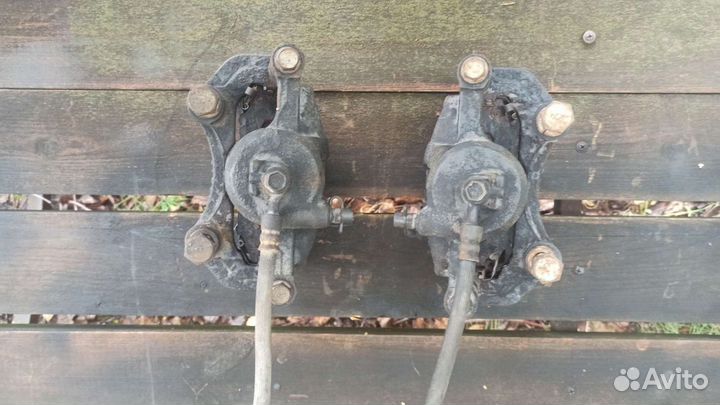 Суппорт передний Ниссан Альмера Классик