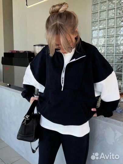 Спортивный костюм женский