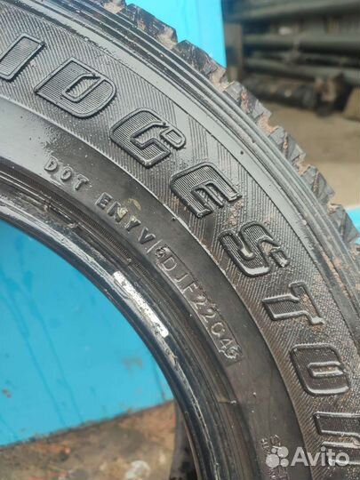 Bridgestone Blizzak DM-V1 215/70 R16
