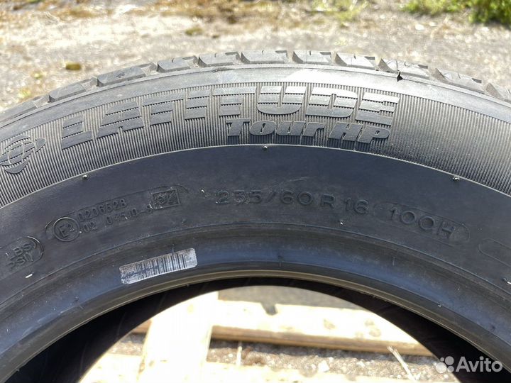 Michelin Latitude Tour HP 235/60 R16