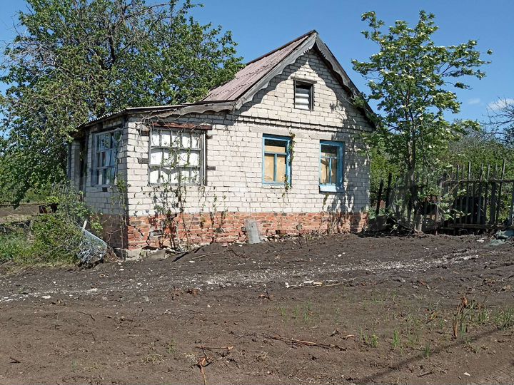 Дача 13,7 м² на участке 6 сот.