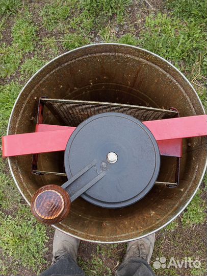 Медогонка ручная