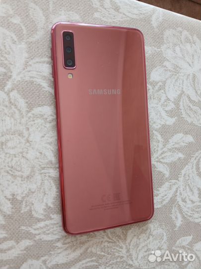 Samsung Galaxy A7 (2018), 4/64 ГБ