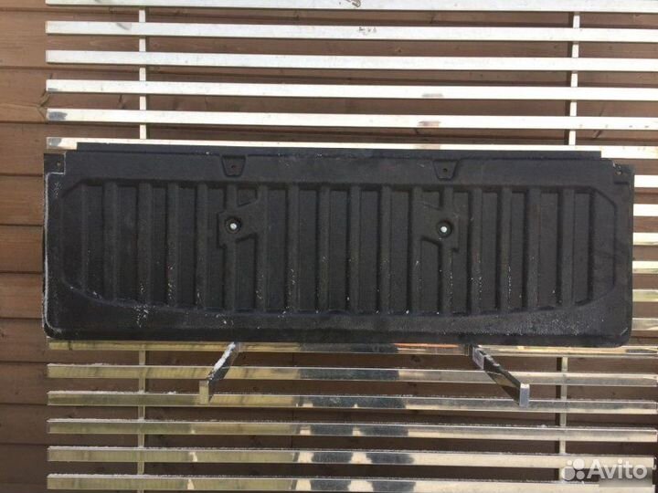 Обшивка двери багажника Mercedes-Benz X-Class W470