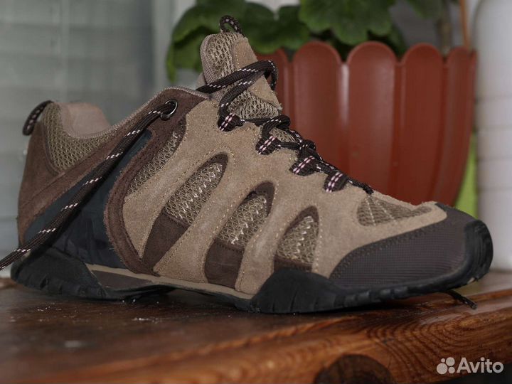 Трекинговые кроссовки женские 38
