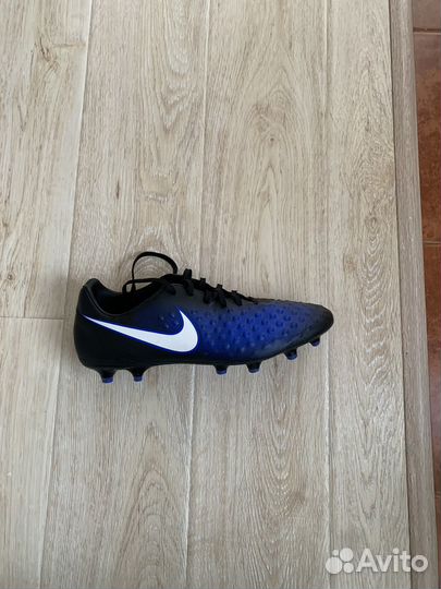 Футбольные бутсы nike magista