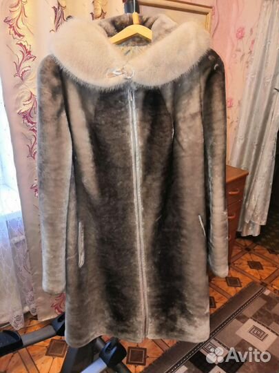 Шуба мутоновая с капюшоном 48 50