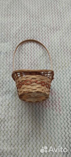 Плетёная корзина для декора