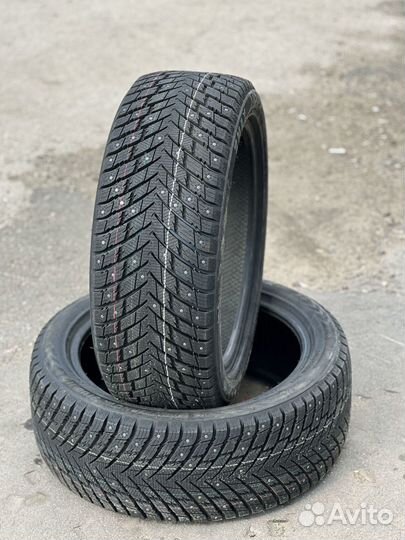 Zmax Winternova Stud II 225/45 R18 131T