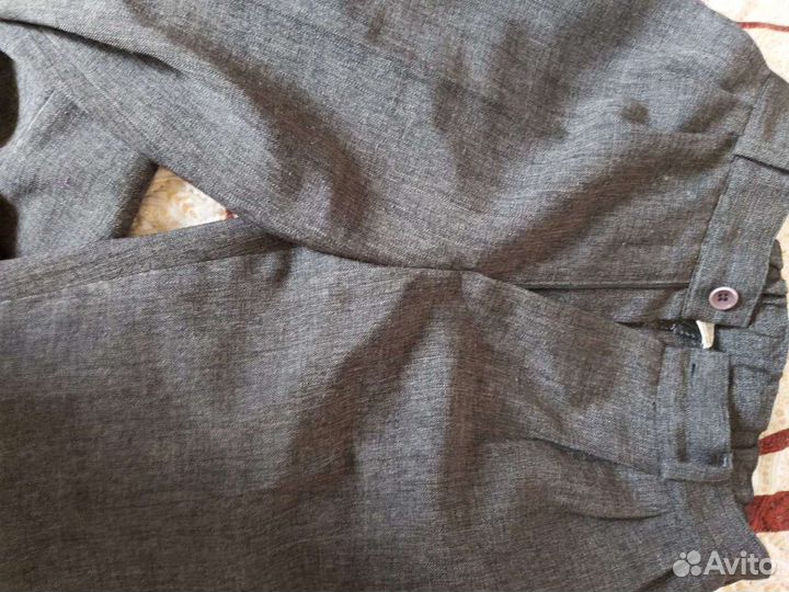 Школьный костюм для мальчика серый