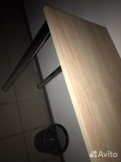 Стол на высоких ножках