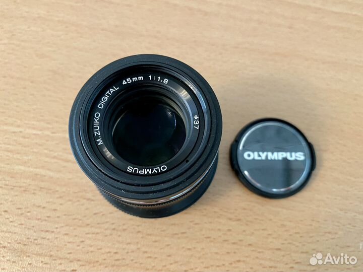 Объектив Olympus M.Zuiko Digital 45mm f/1.8