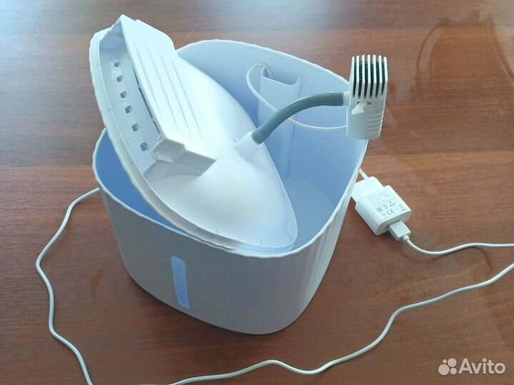 Фонтан поилка для кошек