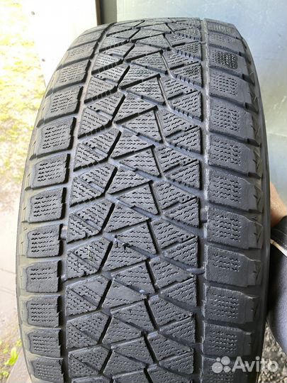 Bridgestone Blizzak DM-V2 235/55 R18