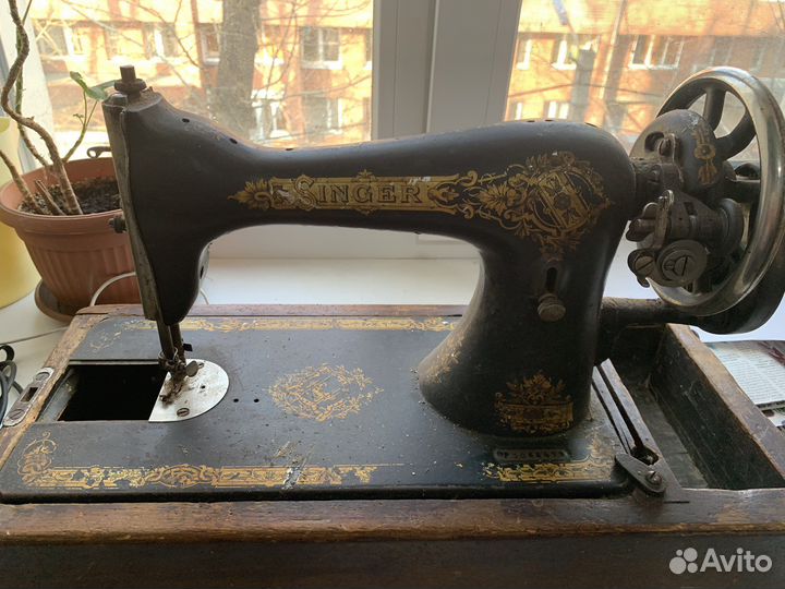 Швйная машинка Singer
