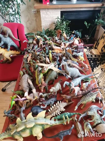 Гигантская коллекция динозавров
