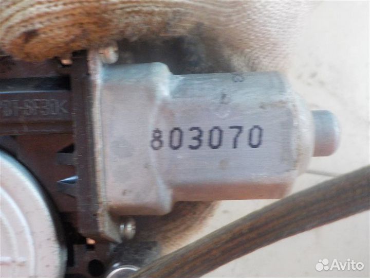 Стеклоподъемник передний правый Subaru Forester